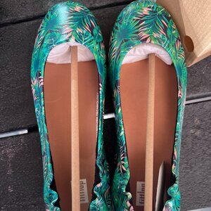 NIB SZ7.5 FitFlop Tropical Ballet Flats.